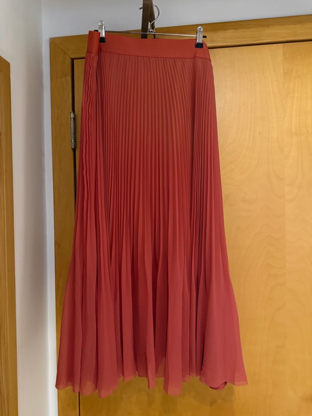 Wilfred by Aritzia Pleated Twirl Midi Skirt in Coral